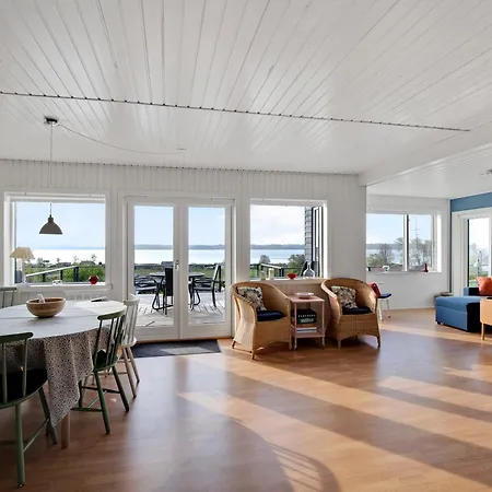 Newly Restored With Panoramic Sea Views Aabenraa