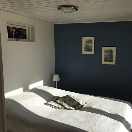Nyrenoverat Sommarhus Med Vacker Havsutsikt