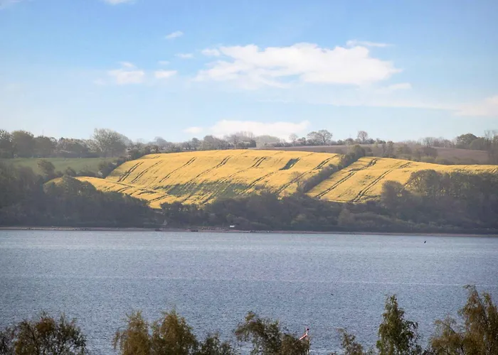 Newly Restored With Panoramic Sea Views *