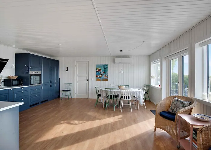 Newly Restored With Panoramic Sea Views *